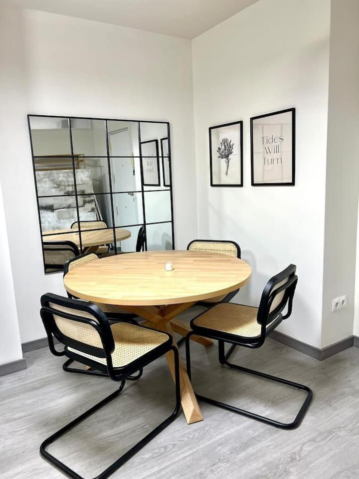 Apartment Three Bedroom In Rivas *